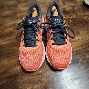 361° degrees womens running shoes size 10